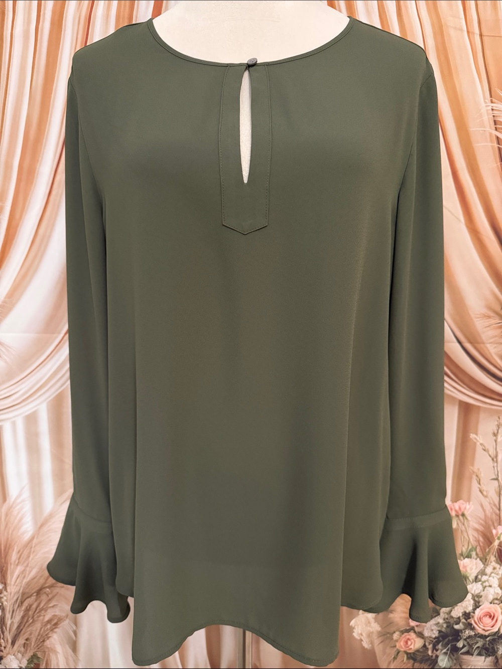 LOFT Olive Green Keyhole Long-Sleeve Blouse